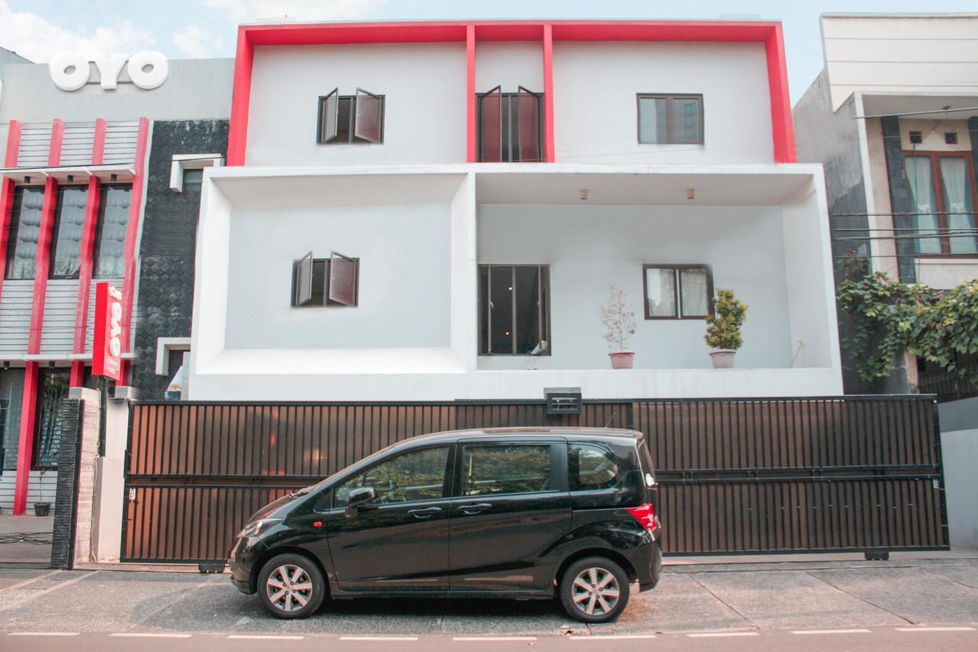 Oyo 148 Cempaka Place Homestay Джакарта Экстерьер фото